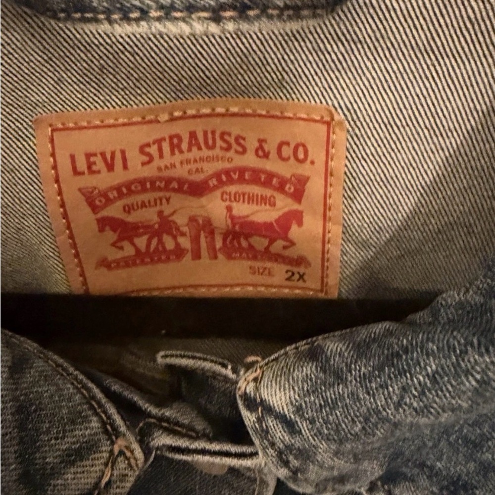 Levi's Blue Jean Jacket - Picture 4 of 4
